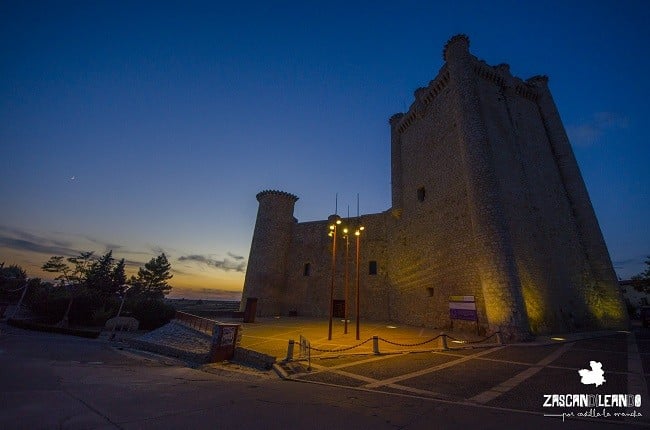 Castillo noche torija