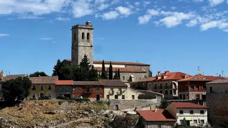 Iglesia de torija plandviajero 1920x1080
